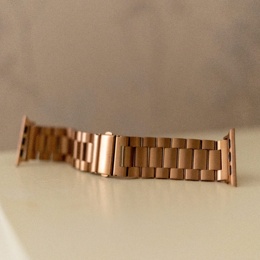 2 set Apple watch bands
